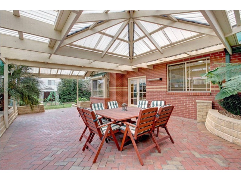 10 Queens Parade, Hillside VIC 3037