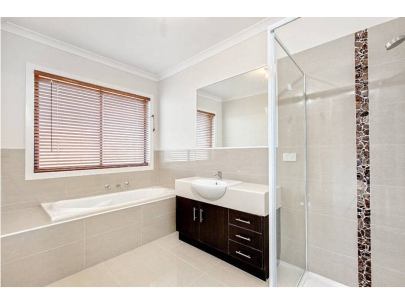 71 Loddon Drive., Taylors Hill VIC 3037