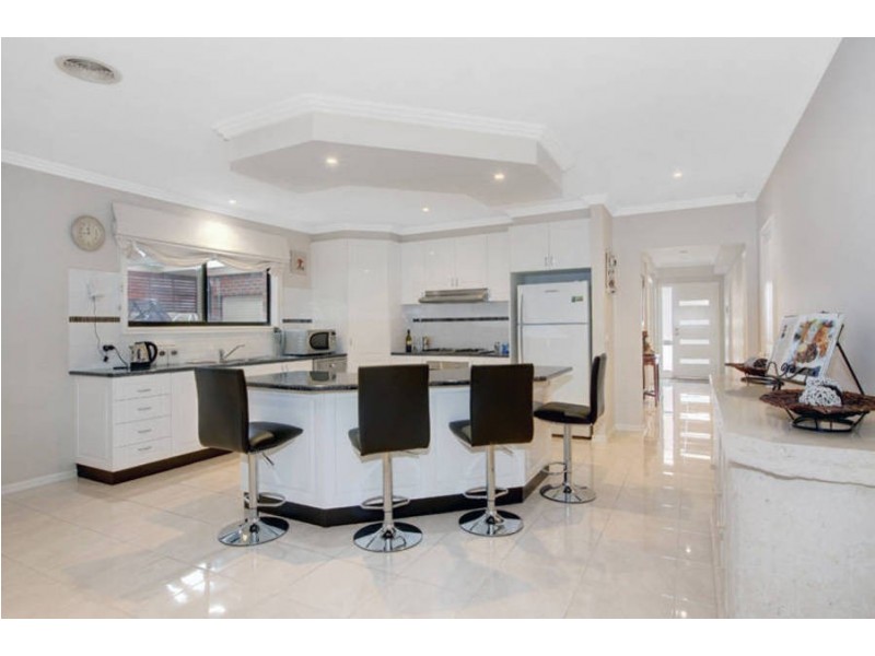 23 Addicott Way, Taylors Hill VIC 3037