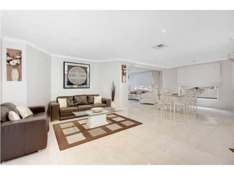 23 Addicott Way, Taylors Hill VIC 3037