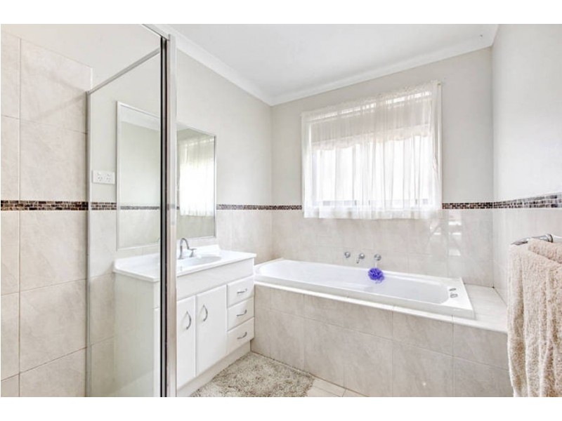 23 Addicott Way, Taylors Hill VIC 3037