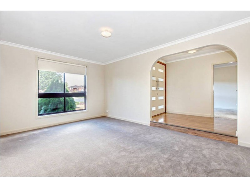 16 Lady Nelson Way, Taylors Lakes VIC 3038