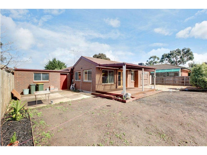 16 Lady Nelson Way, Taylors Lakes VIC 3038