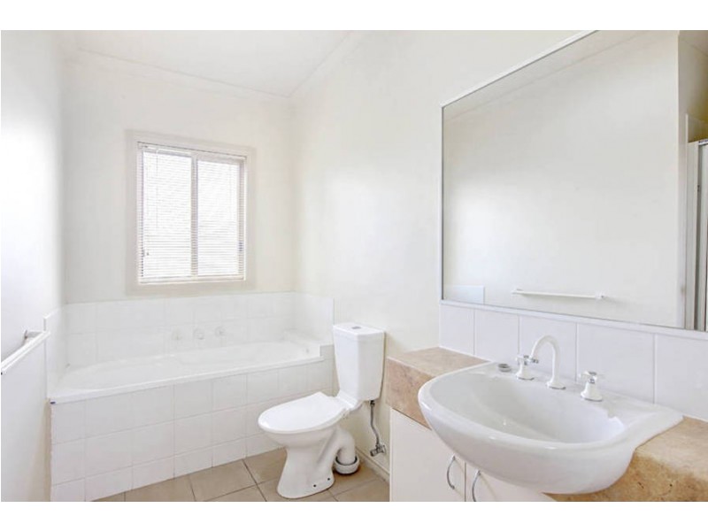 21/12 Pecks Road, Sydenham VIC 3037