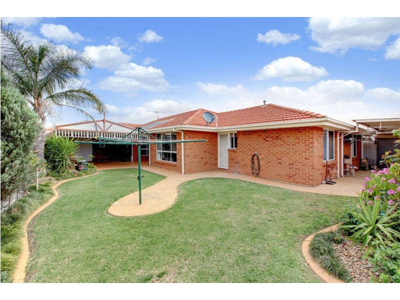 28 Ambridge Grove, Sydenham VIC 3037