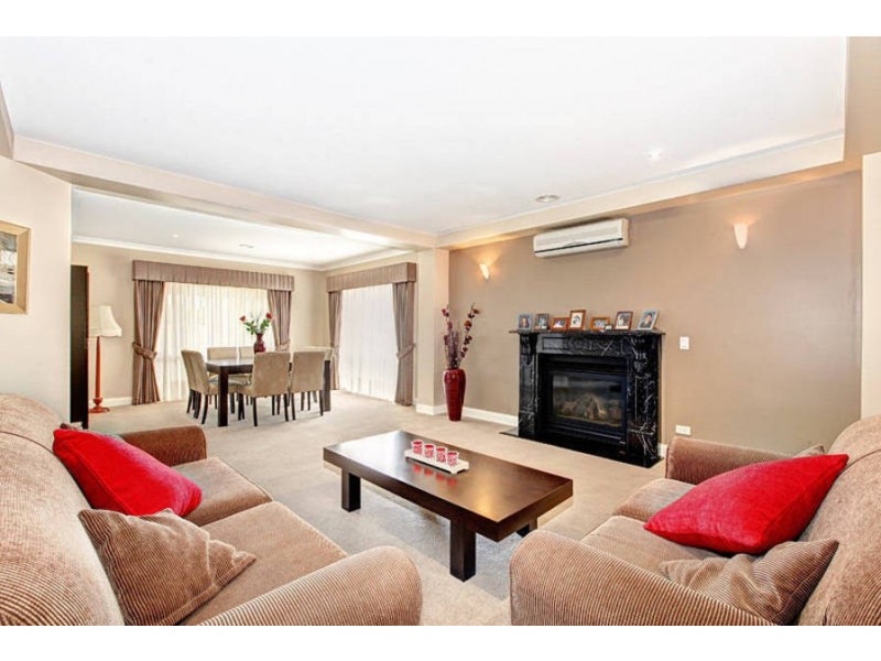 7 Chalmers Place, Taylors Lakes VIC 3038