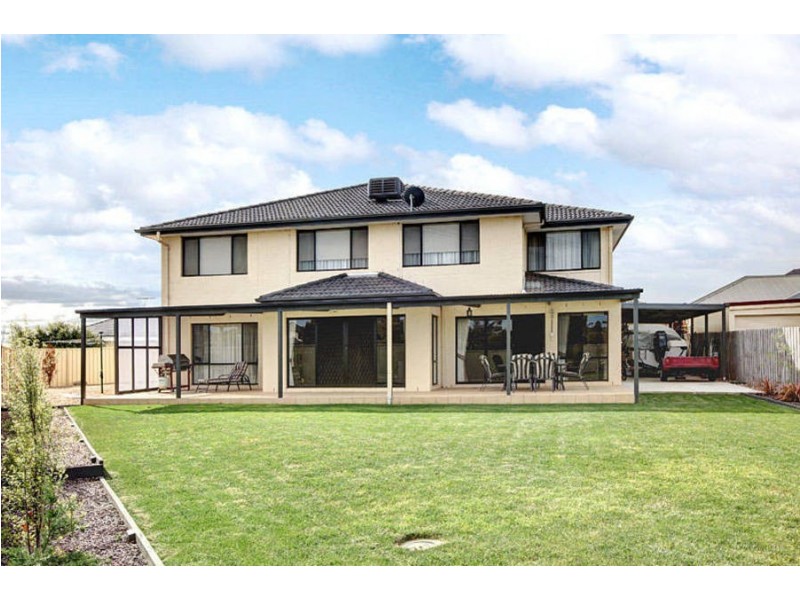 7 Chalmers Place, Taylors Lakes VIC 3038