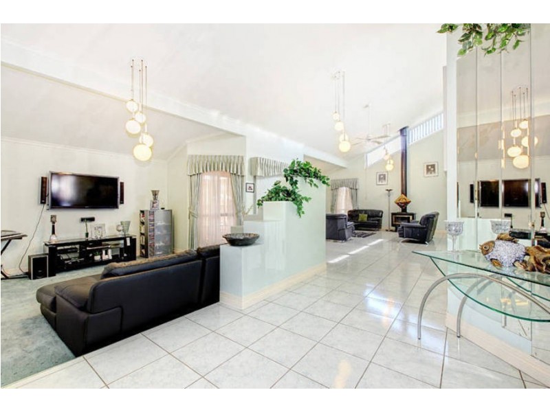 8 Oncidium Gardens, Keilor Downs VIC 3038