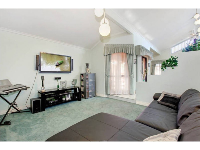 8 Oncidium Gardens, Keilor Downs VIC 3038