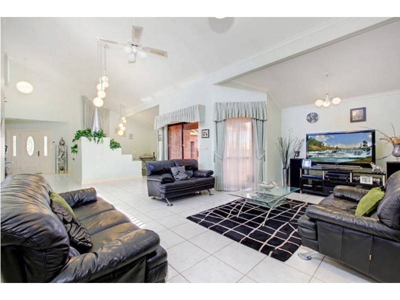 8 Oncidium Gardens, Keilor Downs VIC 3038