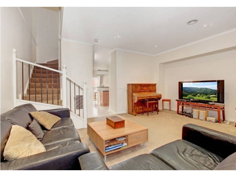 44 Amberlea Circuit, Taylors Hill VIC 3037