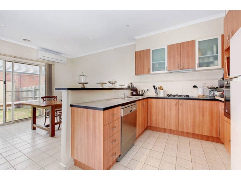 44 Amberlea Circuit, Taylors Hill VIC 3037