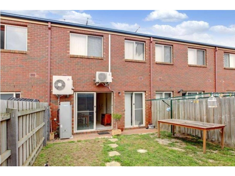 44 Amberlea Circuit, Taylors Hill VIC 3037