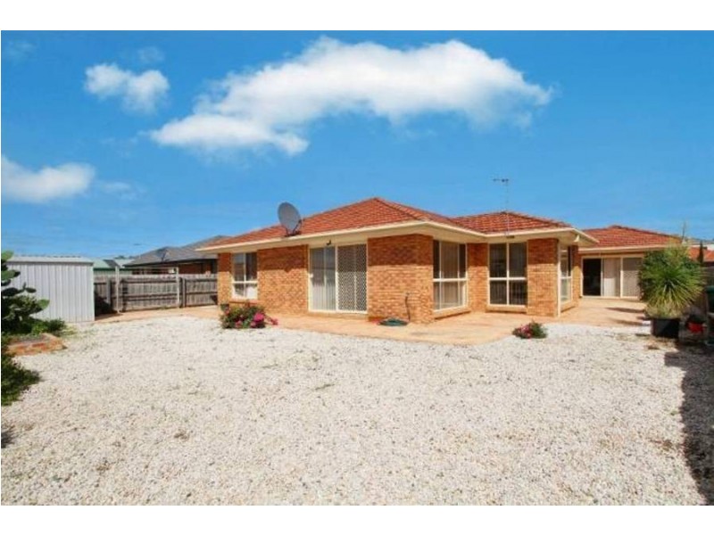 16 Lady Rose Crescent, Sydenham VIC 3037