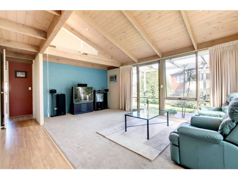 14 Banchory Avenue, Hillside VIC 3037