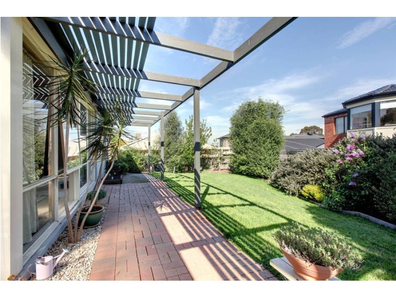 14 Banchory Avenue, Hillside VIC 3037