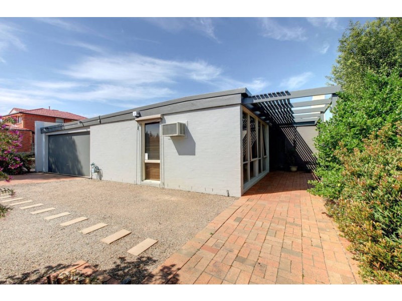 14 Banchory Avenue, Hillside VIC 3037