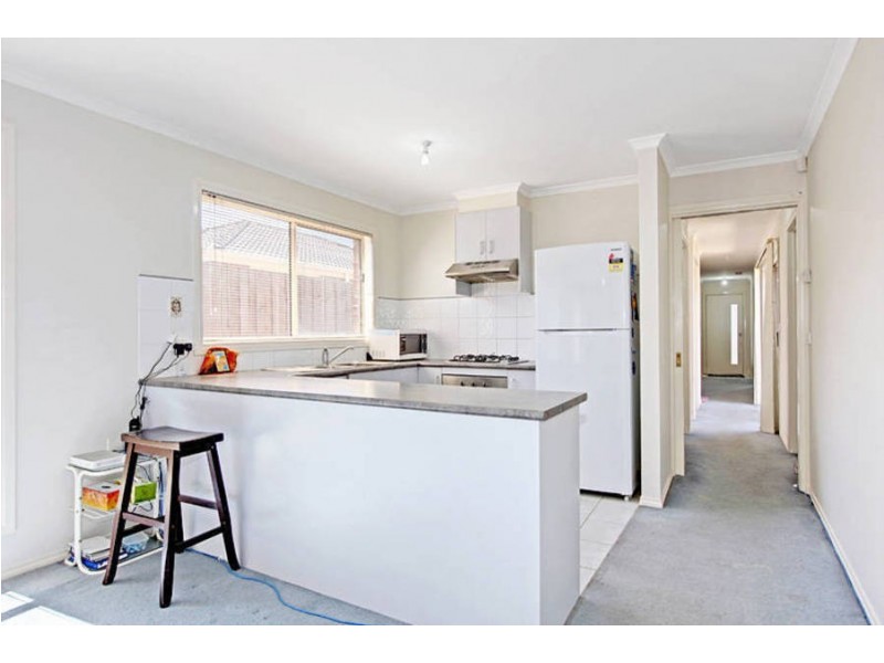 1/4 Lorraine Court, Hillside VIC 3037