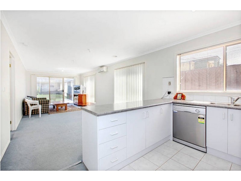 1/4 Lorraine Court, Hillside VIC 3037