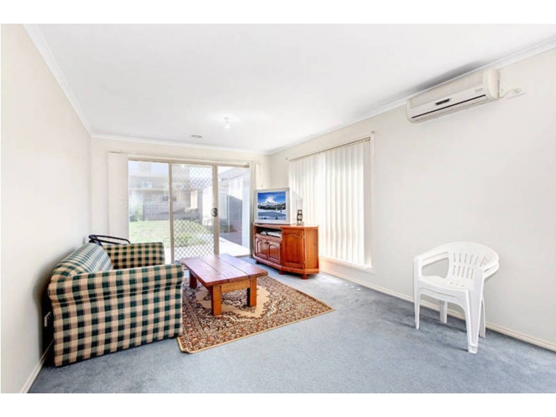 1/4 Lorraine Court, Hillside VIC 3037