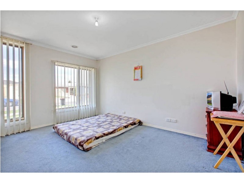 1/4 Lorraine Court, Hillside VIC 3037