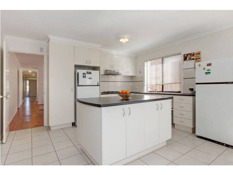 3 Clyde Close, Taylors Hill VIC 3037