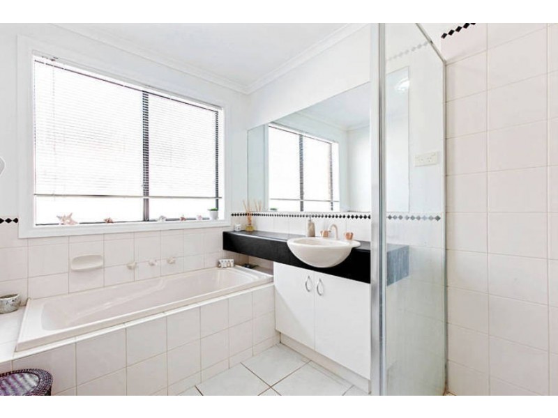 3 Clyde Close, Taylors Hill VIC 3037