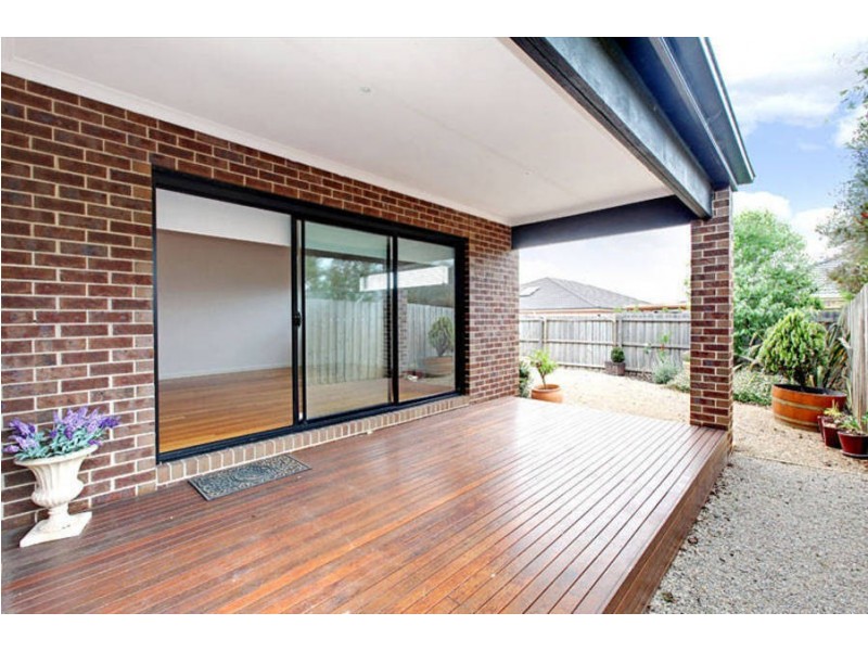 30 Kingston Drive, Taylors Hill VIC 3037