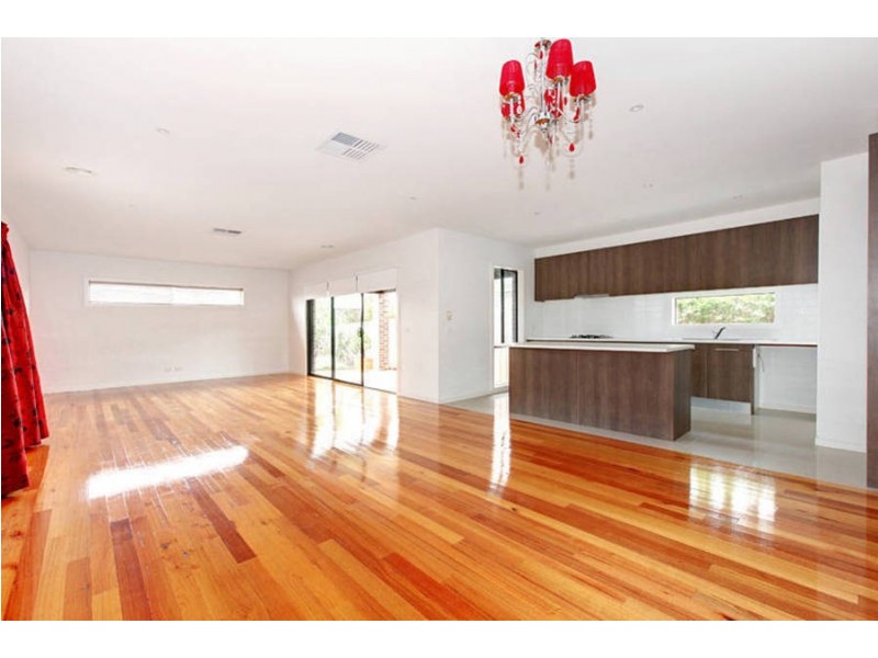 30 Kingston Drive, Taylors Hill VIC 3037