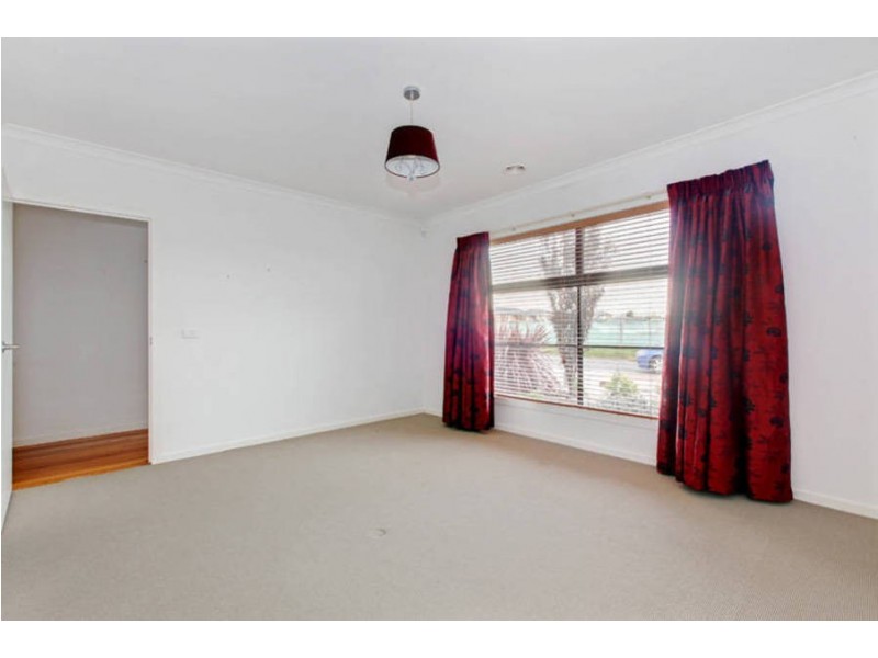 30 Kingston Drive, Taylors Hill VIC 3037