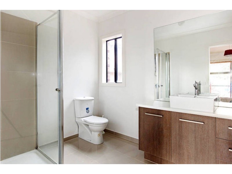 30 Kingston Drive, Taylors Hill VIC 3037