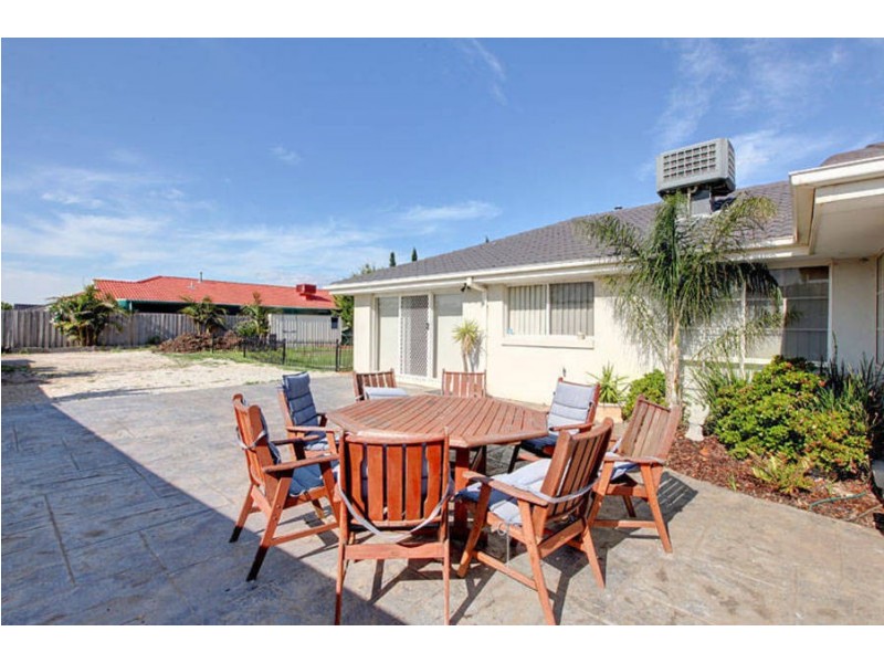 1 Honeysuckle Avenue, Hillside VIC 3037