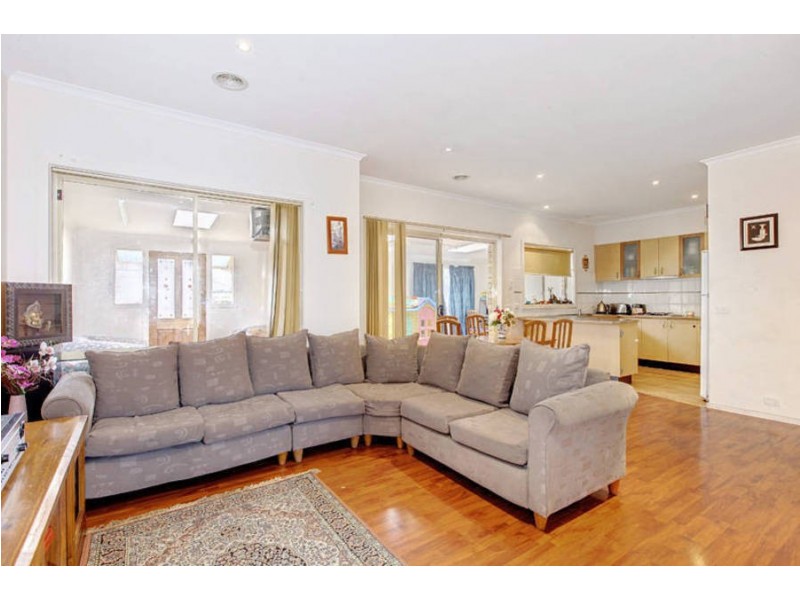 7 Amberlea Circuit, Taylors Hill VIC 3037