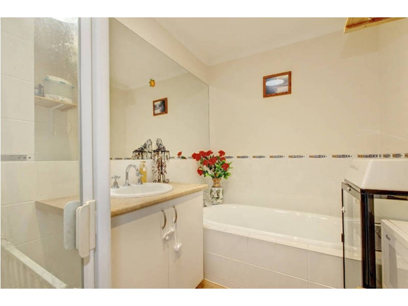 7 Amberlea Circuit, Taylors Hill VIC 3037