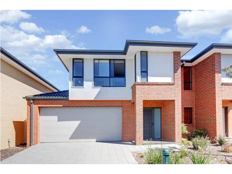 15 Eloura Circuit, Taylors Hill VIC 3037