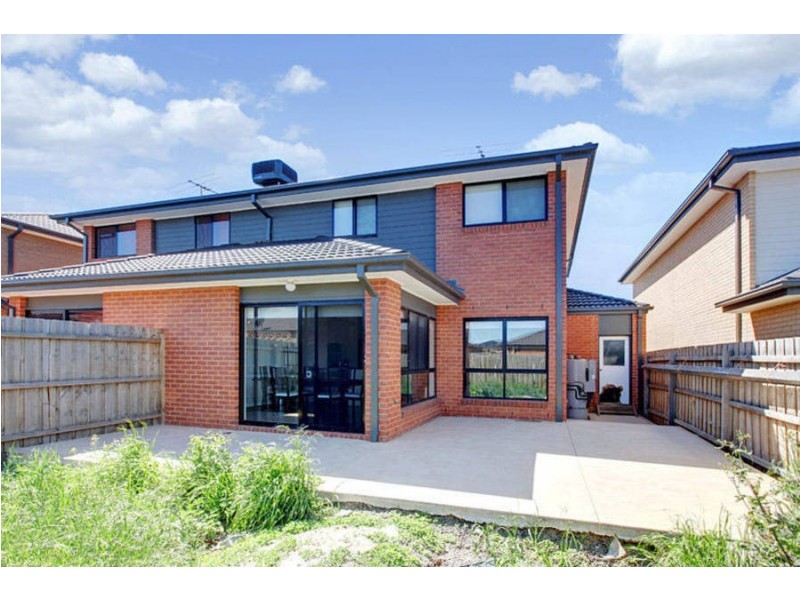 15 Eloura Circuit, Taylors Hill VIC 3037