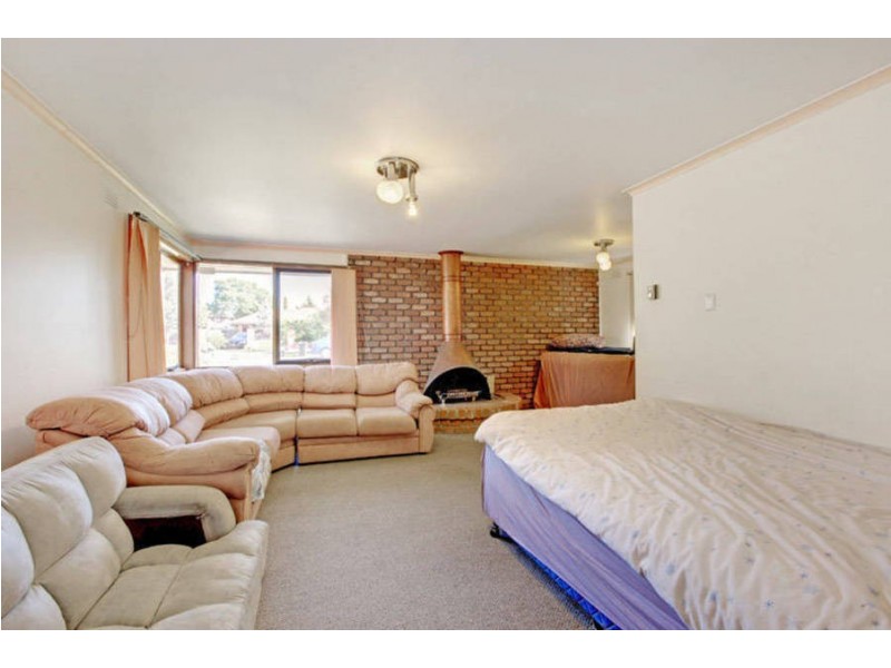 22 Lady Nelson Way, Taylors Lakes VIC 3038