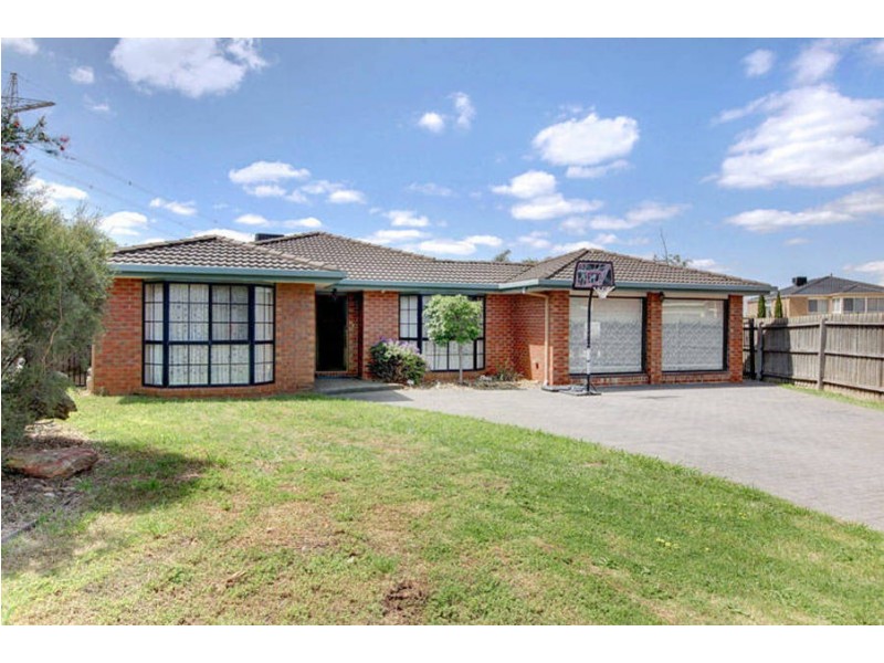 10 Albany Court, Taylors Lakes VIC 3038