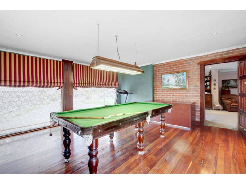 10 Albany Court, Taylors Lakes VIC 3038