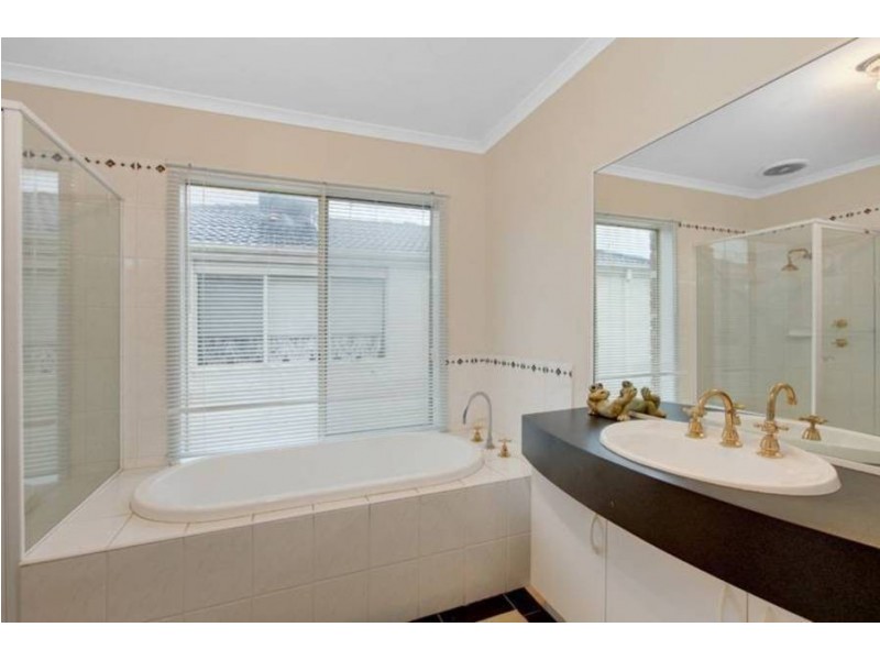 22 Torro Walk, Sydenham VIC 3037