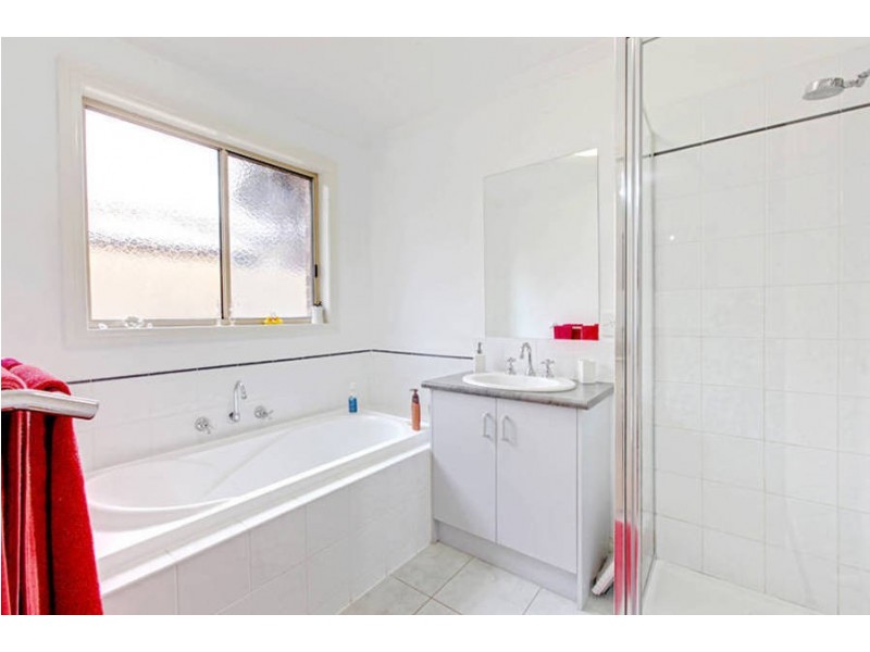 1/53 Jade Way, Hillside VIC 3037