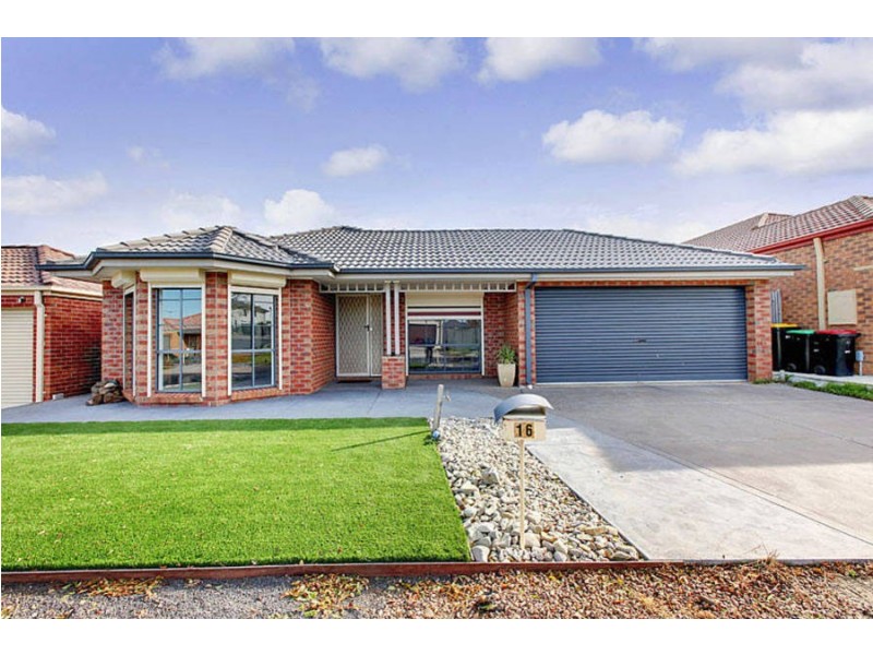 16 Olsen Retreat, Caroline Springs VIC 3023