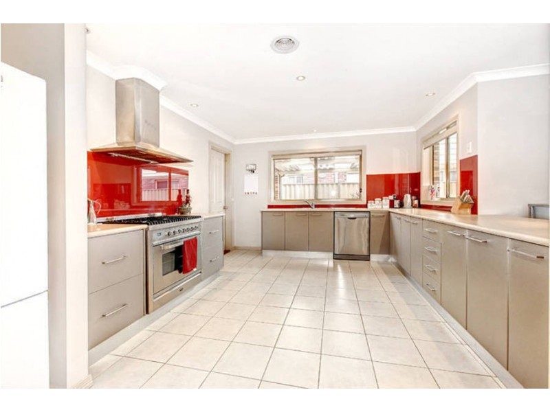 17 Carisbrook Court, Taylors Hill VIC 3037