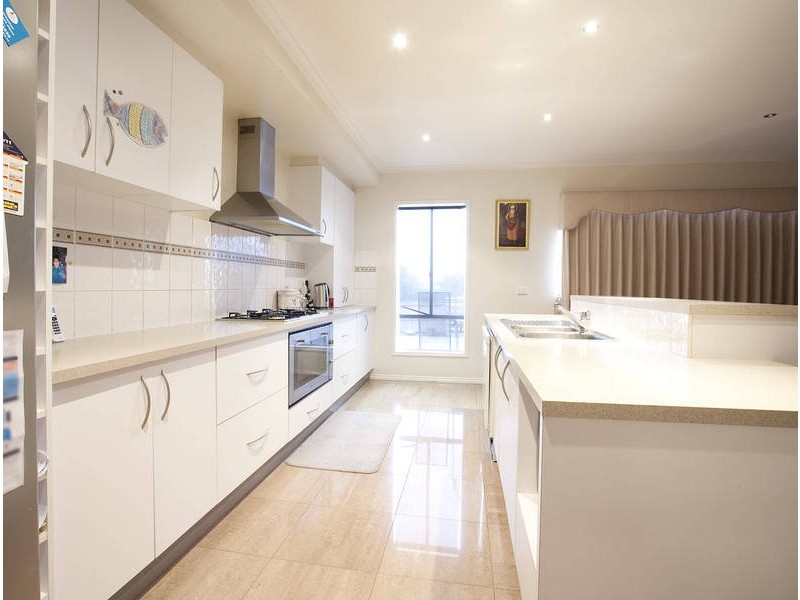 42 Kanmore Crescent, Hillside VIC 3037