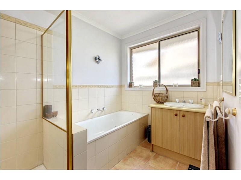 48 Panorama Drive, Hillside VIC 3037