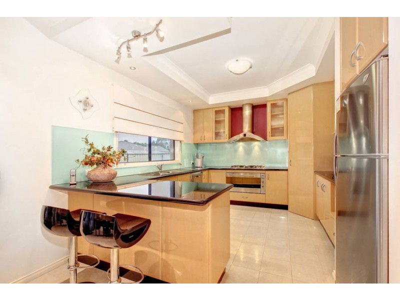 7 Silvan Walk, Taylors Hill VIC 3037