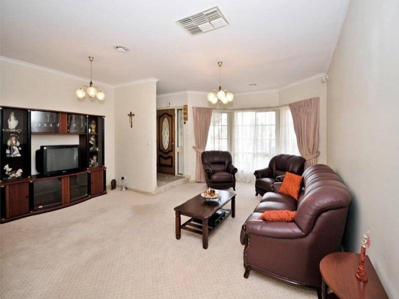 54 Bellbird Avenue, Taylors Lakes VIC 3038