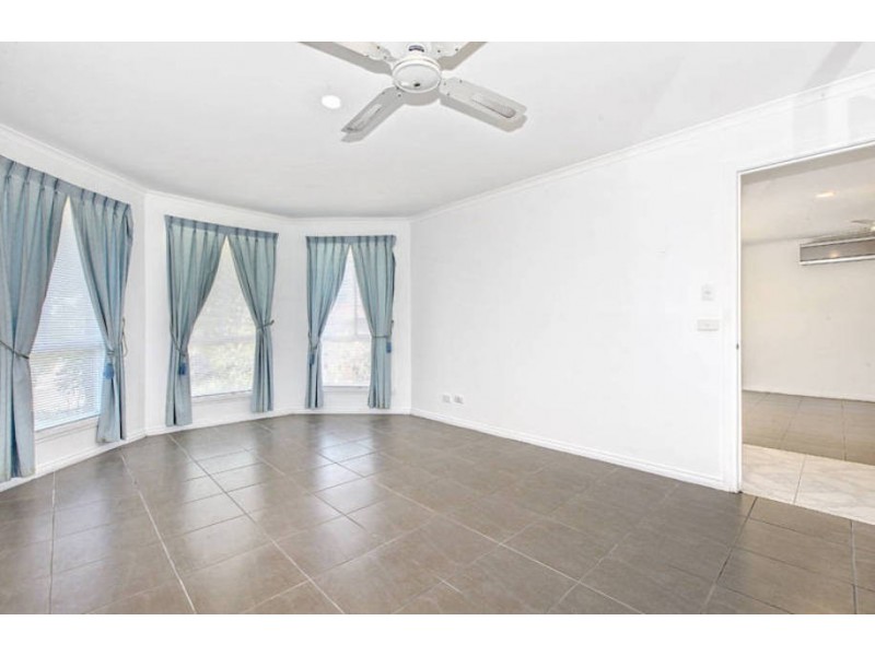 27 Marlock Way, Delahey VIC 3037