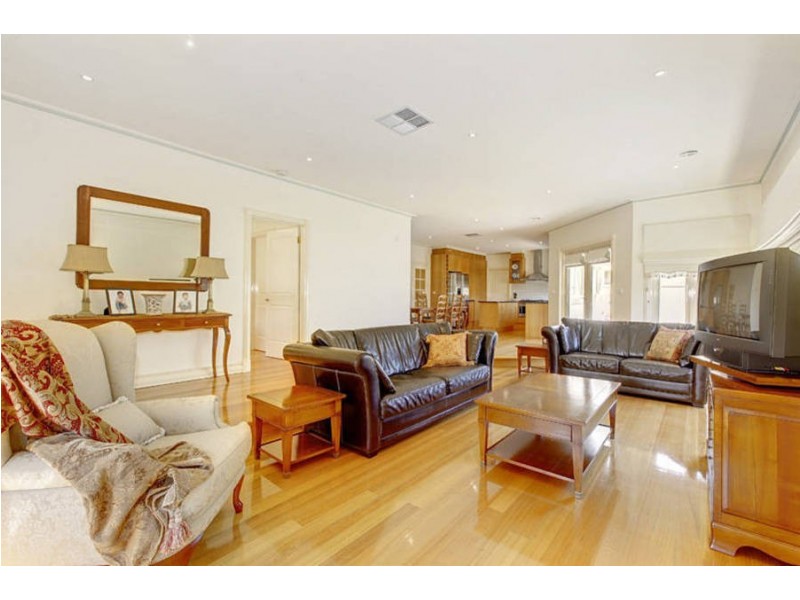 5 Silverdene Avenue, Sydenham VIC 3037