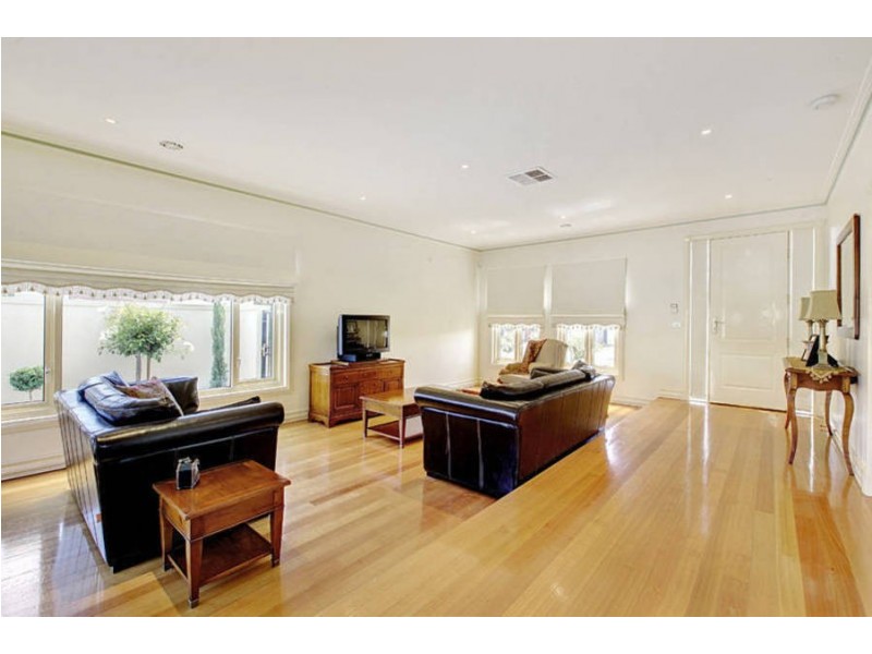 5 Silverdene Avenue, Sydenham VIC 3037